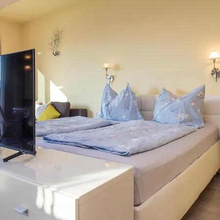 Lakeside Apartments - Adults Only *