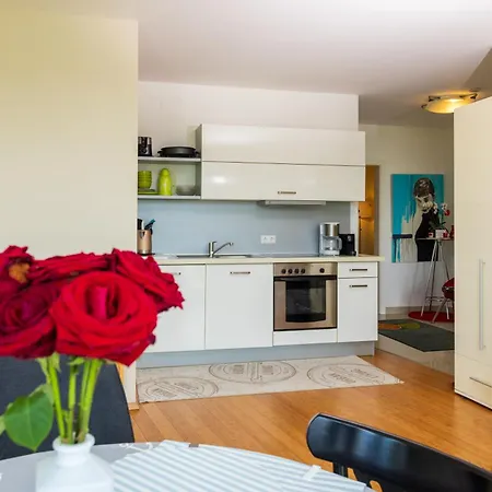 Lakeside - Adults Only Apartman *