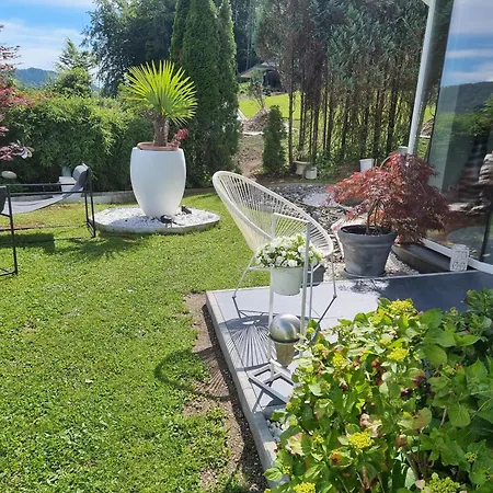 Lakeside Apartments - Adults Only Apartment *