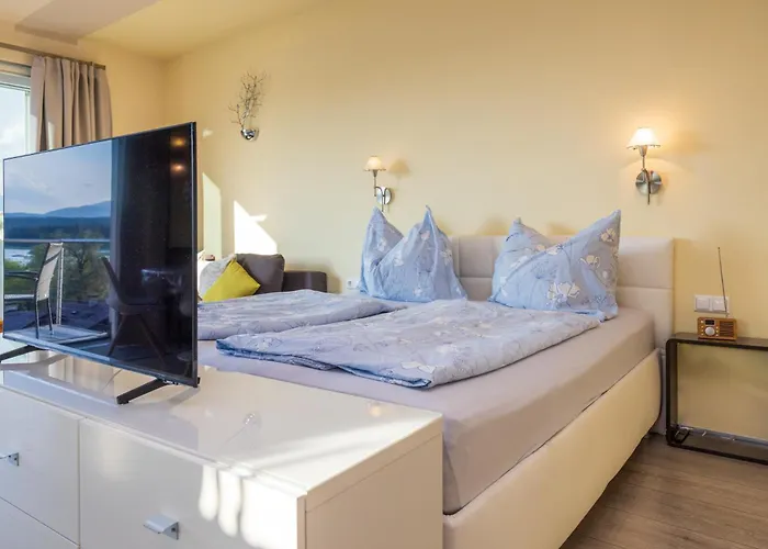 Lakeside - Adults Only *